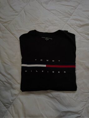 Tommy Hilfiger Black Crewneck Tee with Subtle Logo